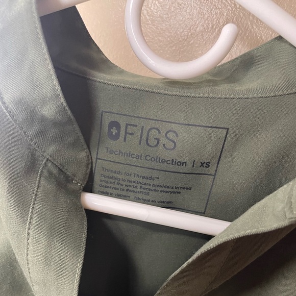 FIGS Scrub Set - Picture 9 of 10